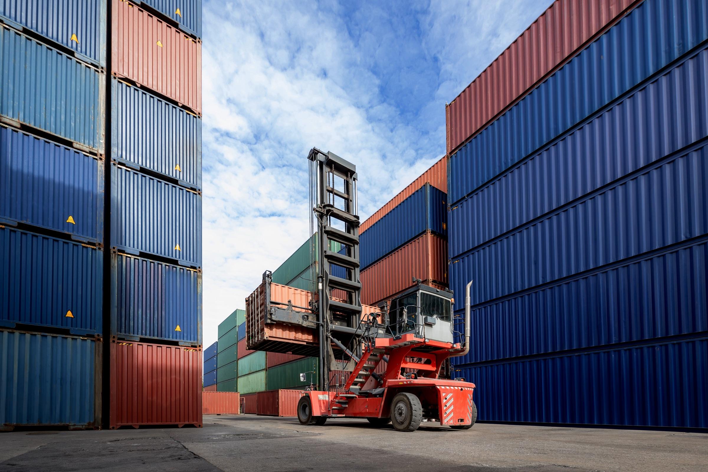 Refrigerated containers in cold-chain transit